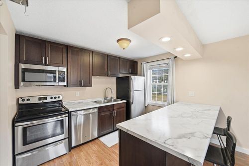 148-148 N Twin Oaks Ter, South Burlington, VT, 05403-5301 | Card Image