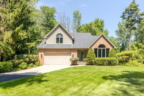 3960 Spartan Dr, Fort Gratiot, MI, 48059-3320 | Card Image