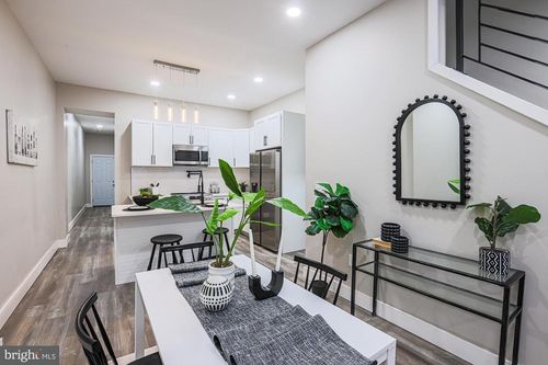 1728 Ruxton Ave, BALTIMORE, MD, 21216-3717 | Card Image