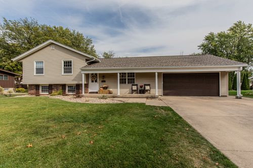 2013 Pine Ave, Mendota, IL, 61342-1115 | Card Image