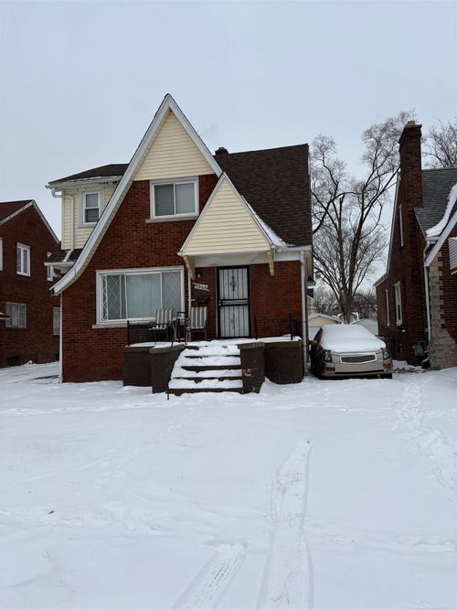 9268 Sorrento St, Detroit, MI, 48228-2637 | Card Image