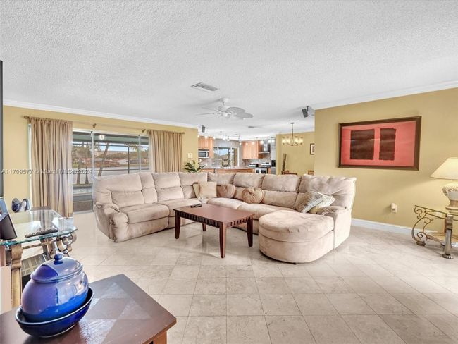 8910 Nw 7 Th Ct, House other with 3 bedrooms, 2 bathrooms and null parking in Pembroke Pines FL | Image 6
