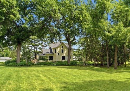 221 Forrest Ave, Denver, IA, 50622-9730 | Card Image