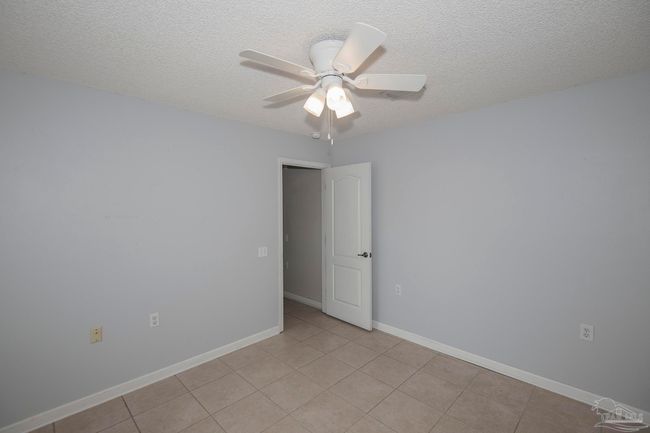 10091 Hillview Dr, House other with 3 bedrooms, 2 bathrooms and 2 parking in Pensacola FL | Image 4