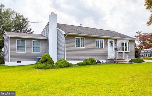 9 Charles Bossert Dr, BORDENTOWN, NJ, 08505-2753 | Card Image