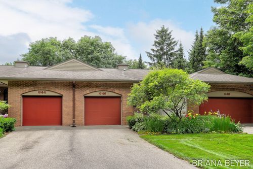 646 Spring Lane Dr, Holland, MI, 49423-4627 | Card Image