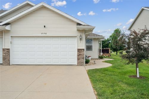 2176 49th St, Marion, IA, 52302-3887 | Card Image
