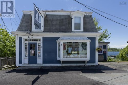 280 Montague St, Lunenburg, NS, B0J2C0 | Card Image