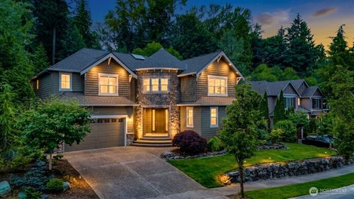 8204 135th Pl Se, Snohomish, WA, 98296-5937 | Card Image