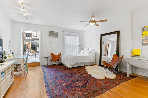5r-55 E 73rd St, New York, NY, 10021-3550 | Card Image