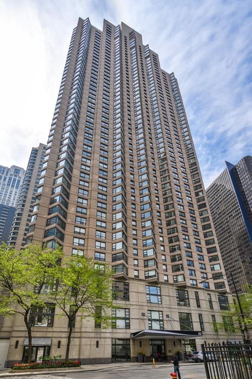 3409-401 E Ontario St, Chicago, IL, 60611-7191 | Card Image