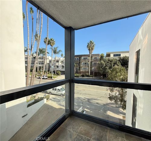 303-575 Esplanade, Redondo Beach, CA, 90277-3634 | Card Image