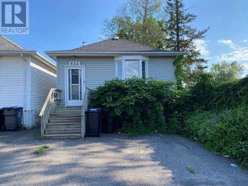 822 Pruden St, Home with 2 bedrooms, 1 bathrooms and null parking in Thunder Bay ON | Card Image