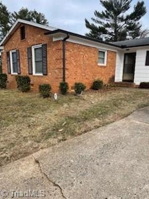 1031 Shea Ct, Winston Salem, NC, 27107-1536 | Card Image