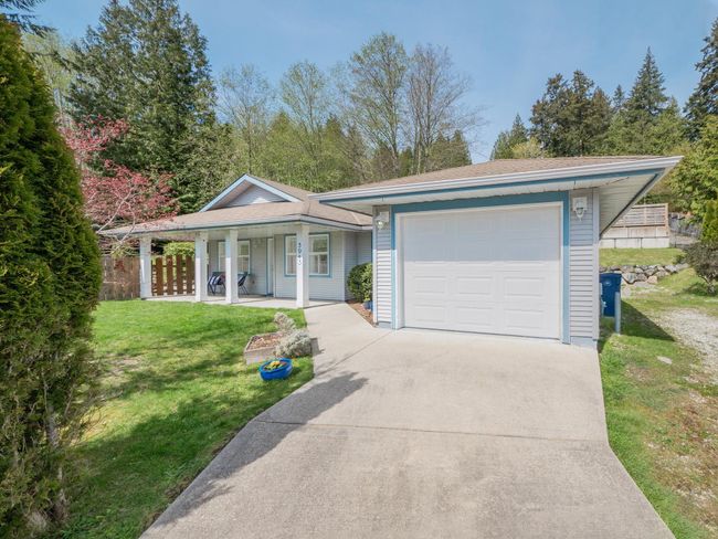 5943 St. Andrews Place, House other with 3 bedrooms, 1 bathrooms and 4 parking in Sechelt BC | Image 23