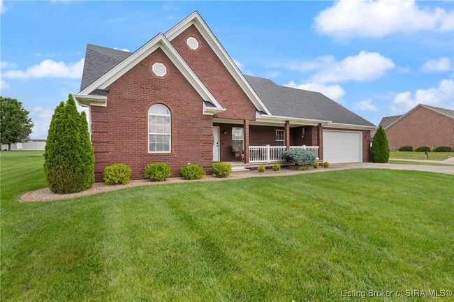 8435 Aberdeen Ln, Home with 3 bedrooms, 2 bathrooms and null parking in Charlestown IN | Image 4