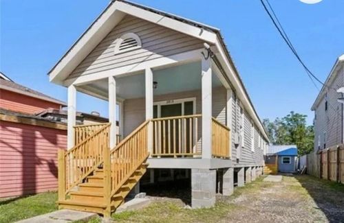 3915 N Rocheblave St, New Orleans, LA, 70117-5051 | Card Image