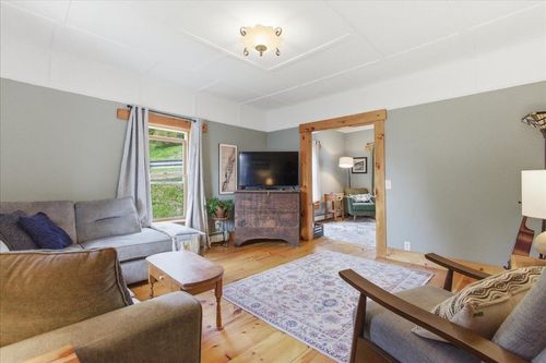 2 Emmons St, Montpelier, VT, 05602-2403 | Card Image