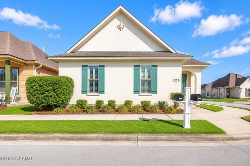 123 Pettigrove Dr, Youngsville, LA, 70592-6066 | Card Image