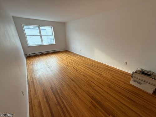 apt-3-118 Main St, Butler, NJ, 07405-1049 | Card Image