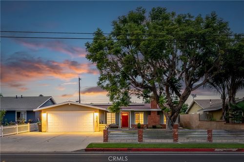642 W Wilson St, Costa Mesa, CA, 92627-2469 | Card Image