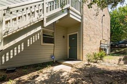 apt-301-2450 Wickersham Ln, Austin, TX, 78741-4744 | Card Image