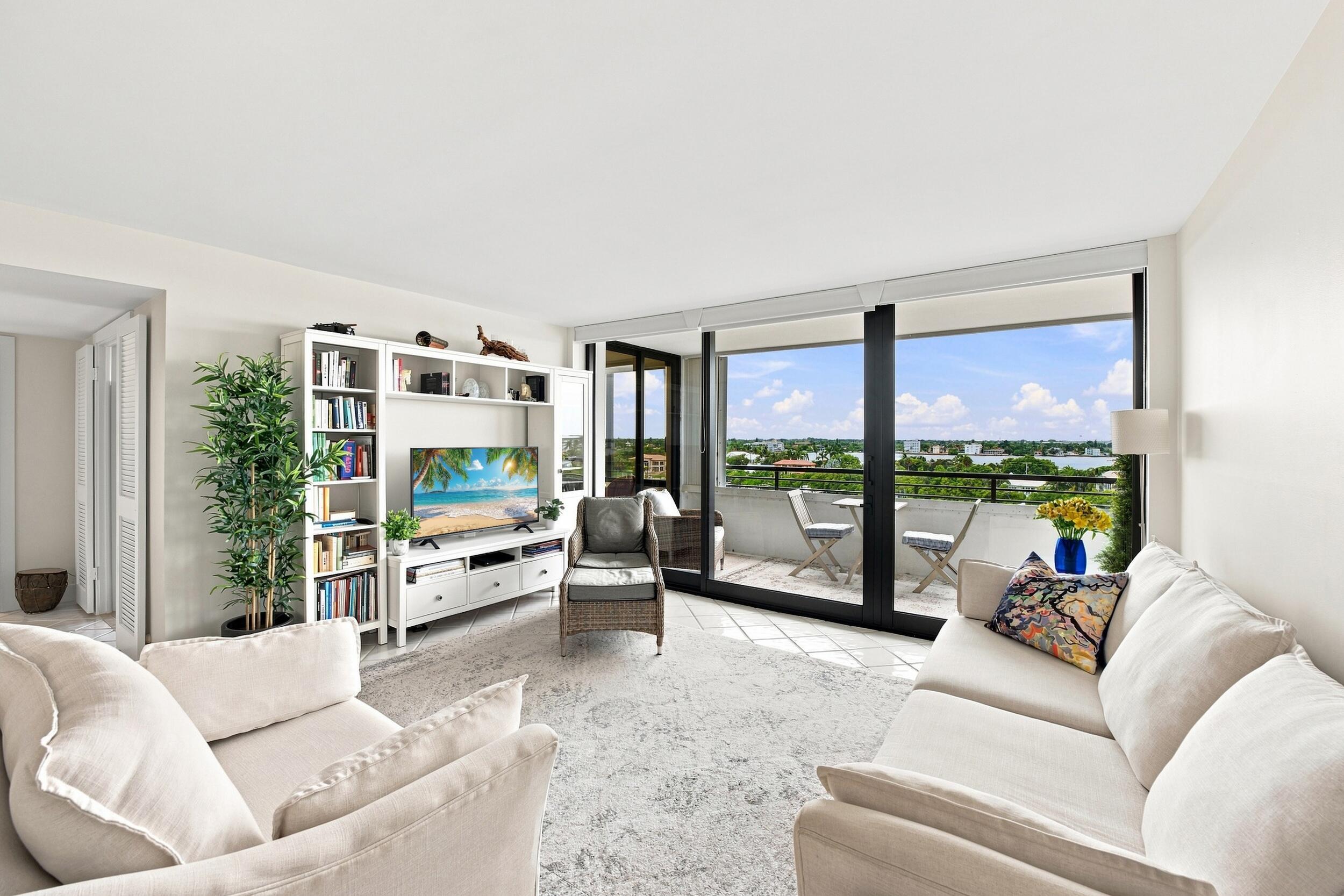 Residential in South Palm Beach 5