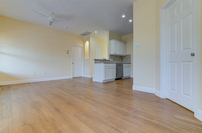 APT-201 - 1481 E Old Settlers Blvd, Condo with 2 bedrooms, 2 bathrooms and 1 parking in Round Rock TX | Image 6