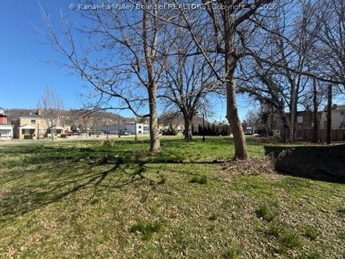 1547 Washington St E, Charleston, WV, 25311-2505 | Card Image