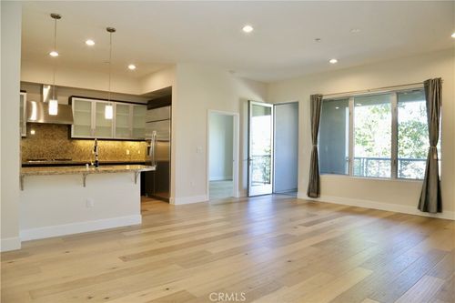 21 Gramercy, Irvine, CA, 92612-0008 | Card Image