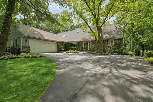982 Tarrant Drive, Fontana, WI, 53125 | Card Image