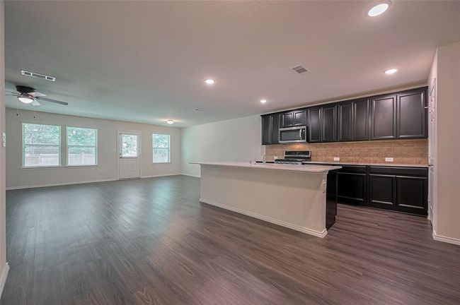 2011 Lost Timbers Dr, House other with 5 bedrooms, 3 bathrooms and 2 parking in Conroe TX | Image 7