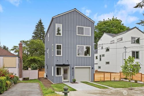 10330 Ashworth Avenue N, Seattle, WA, 98133 | Card Image