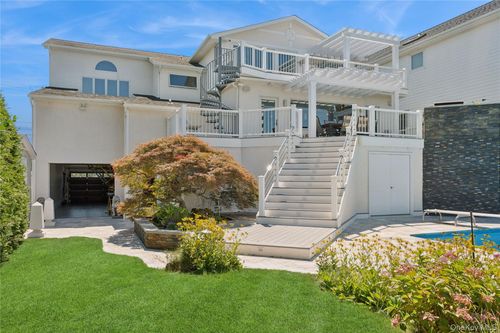 821 W Park Ave, Long Beach, NY, 11561-1617 | Card Image