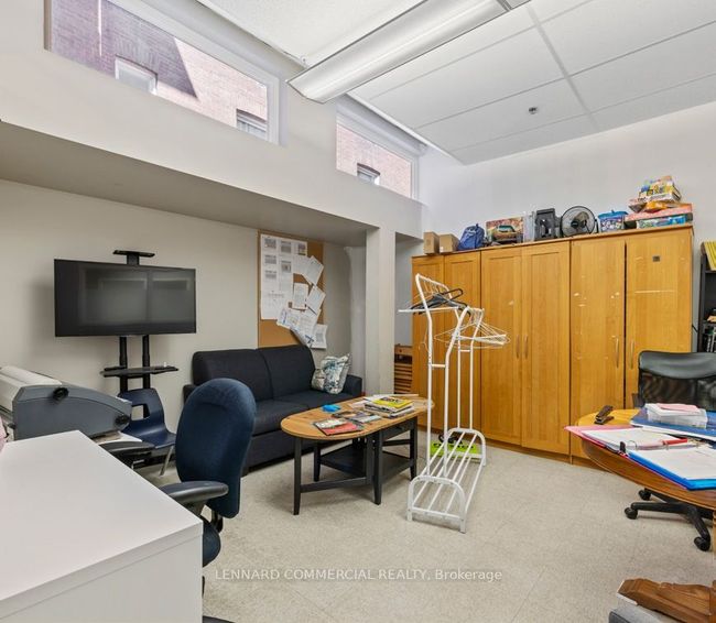 39 Spadina Rd, Home with 0 bedrooms, 0 bathrooms and null parking in Toronto ON | Image 9