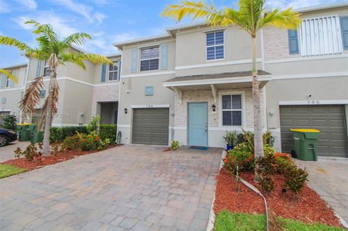 789 Se 16th Ct, Homestead, FL, 33034-5681 | Card Image