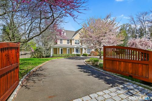 774 South Ave, New Canaan, CT, 06840-6736 | Card Image