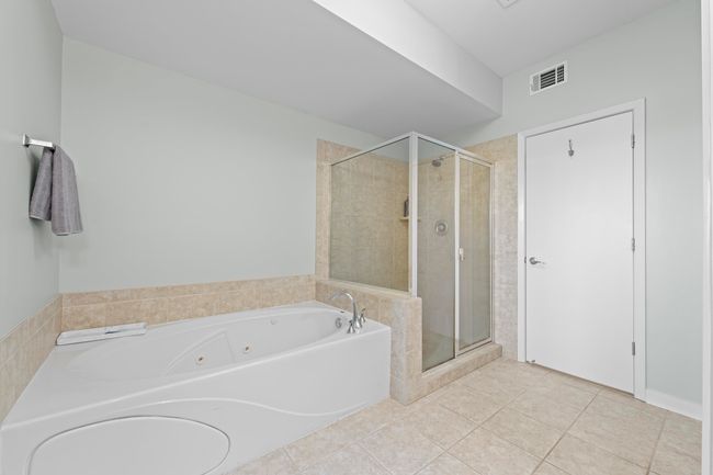 APT-105 - 380 N Island Dr, Condo with 2 bedrooms, 2 bathrooms and null parking in Memphis TN | Image 19