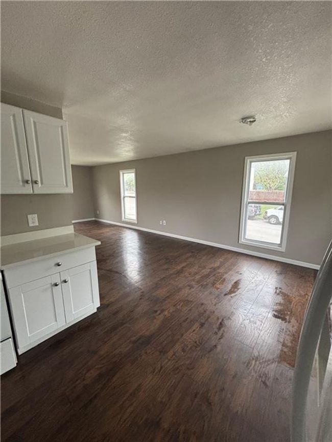 647 E El Monte Ct, House other with 3 bedrooms, 1 bathrooms and null parking in Olathe KS | Image 11