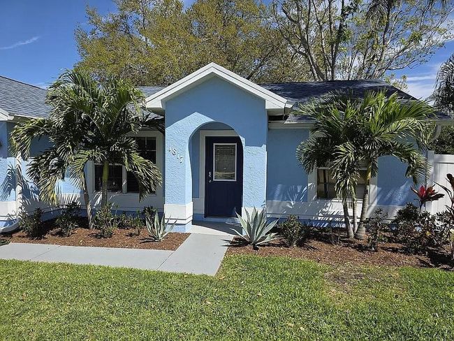 1817 Sw Leafy Rd, House other with 3 bedrooms, 2 bathrooms and null parking in Port St. Lucie FL | Image 4