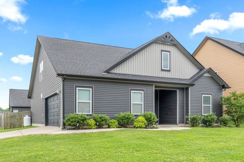 102 Eagles Pass, Clarksville, TN, 37040-1489 | Card Image