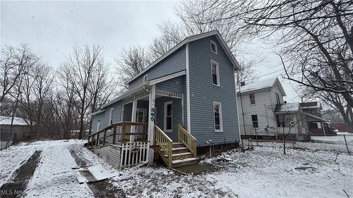 988 East Ave Se, Warren, OH, 44484-4902 | Card Image