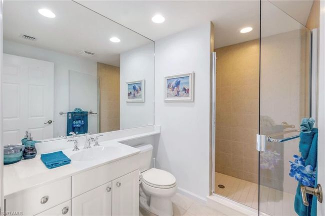 Ensuite guest bathroom | Image 20