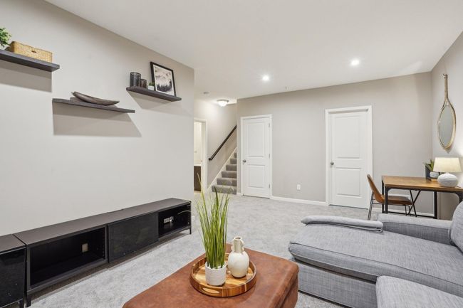 item_44.jpg | Image 33