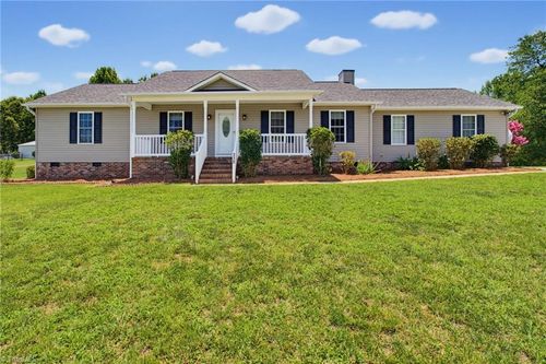 310 Dogwood Acres Ln, Madison, NC, 27025-8320 | Card Image