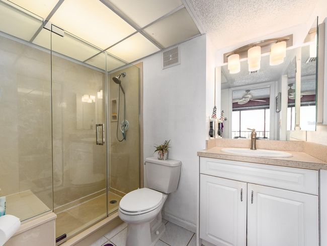 Ensuite bathroom with walk in closet | Image 20