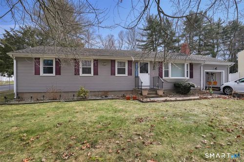 558 Oak St, East Hartford, CT, 06118-3041 | Card Image