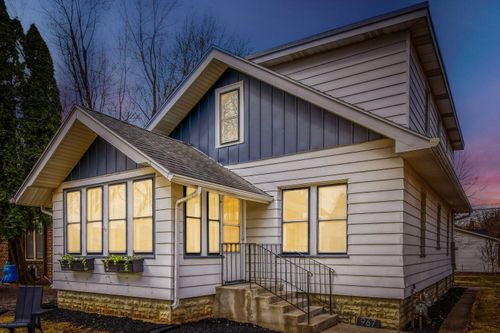 967 Cherokee Ave, West Saint Paul, MN, 55118-1110 | Card Image