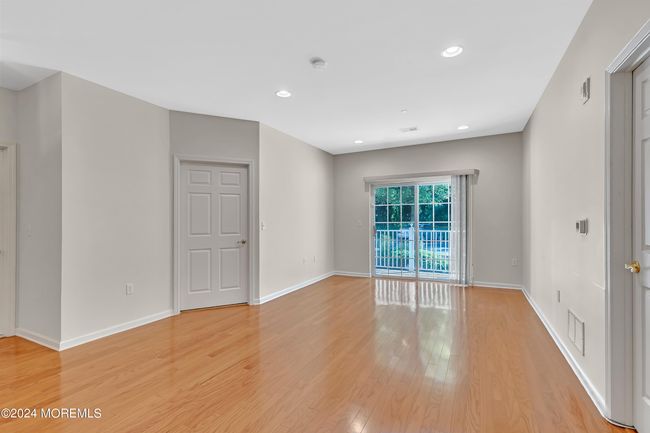 APT-128 - 540 Cranbury Rd, Home with 2 bedrooms, 1 bathrooms and null parking in East Brunswick NJ | Image 7