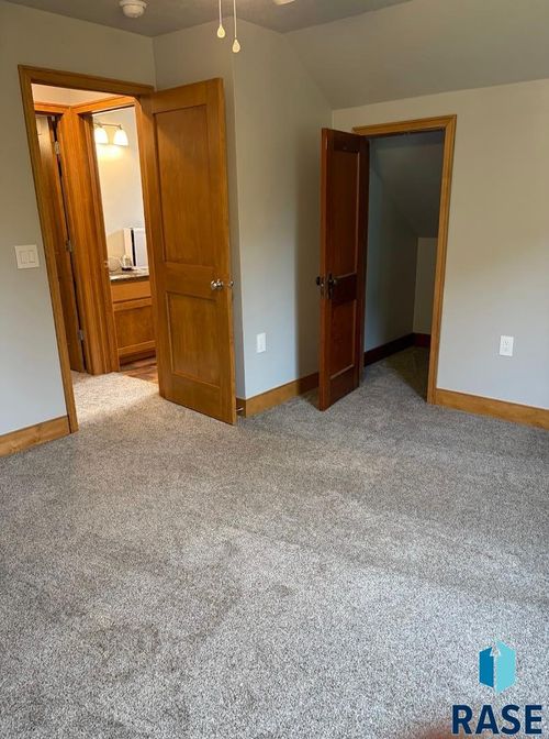 30482 Frog Creek Rd, Wakonda, SD, 57073-6420 | Card Image